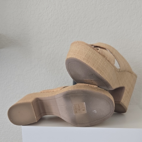Dolce Vita Natural Woven Platform Sandals - Picture 3 of 7